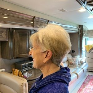 Meet your Posher, Lori